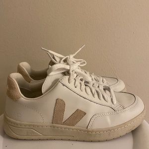 Veja V-12 Leather Sneakers Size 38 (7.5)